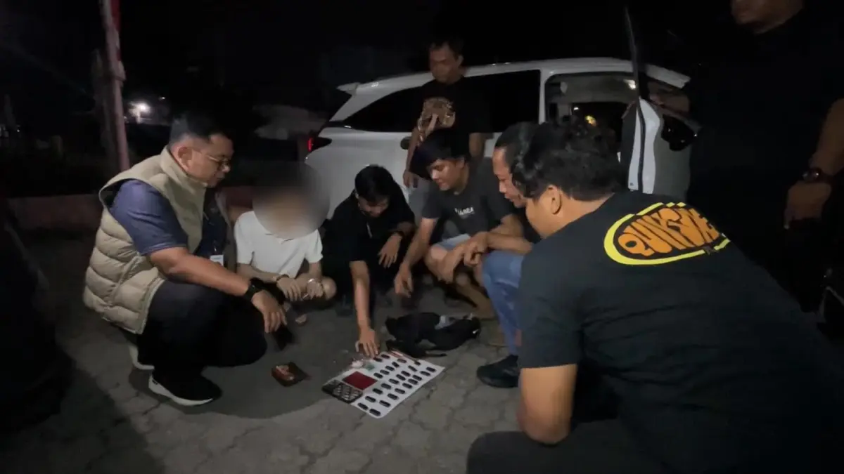 AMANKAN: Polrestabes Medan mengamankan dua orang terkait peredaran vape narkoba asal Malaysia. (Dok: Polrestabes Medan)

