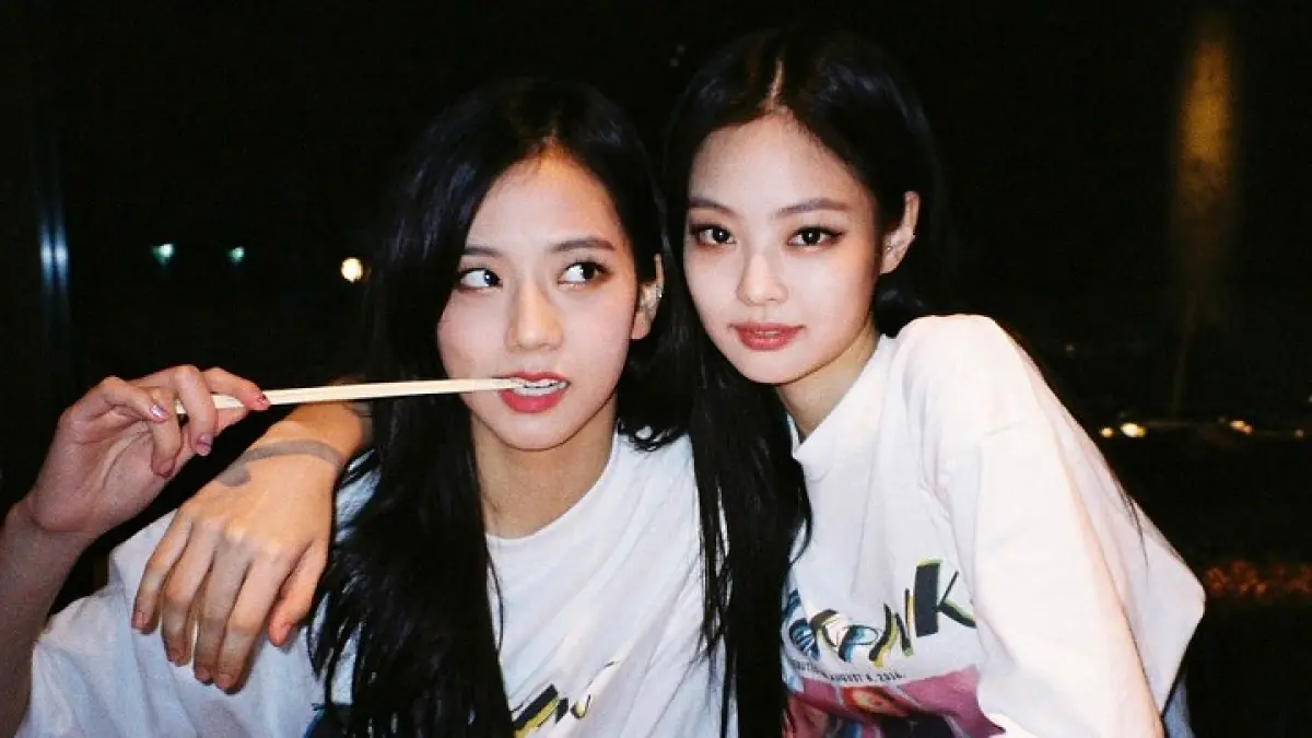 Jennie dan Ji-soo BLACKPINK. (wowkeren)