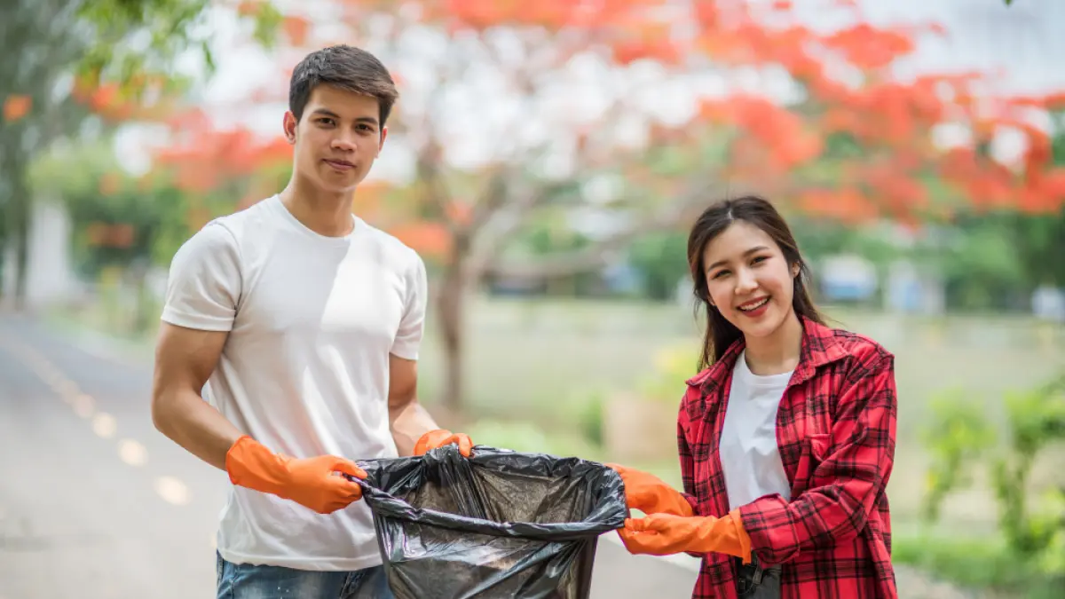 Tips membuat tong sampah terhindar dari bau tak sedap. (Freepik/Ilustrasi)