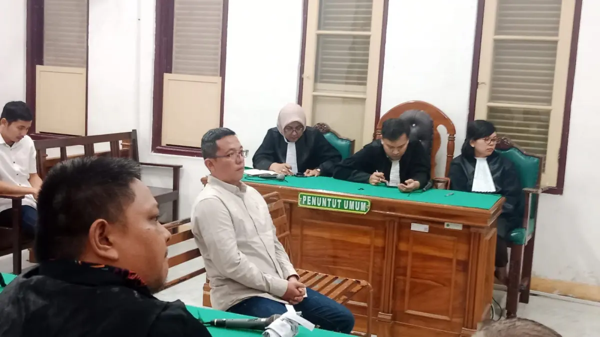 SIDANG KORUPSI: Eks Kabid UKM Diskop Kota Medan, Anwar Syarif menjalani sidang korupsi MFF 2024 di Pengadilan Tipikor Medan, Rabu (26/8/2026) petang. (Dok: Gusman/Sumut Pos)
