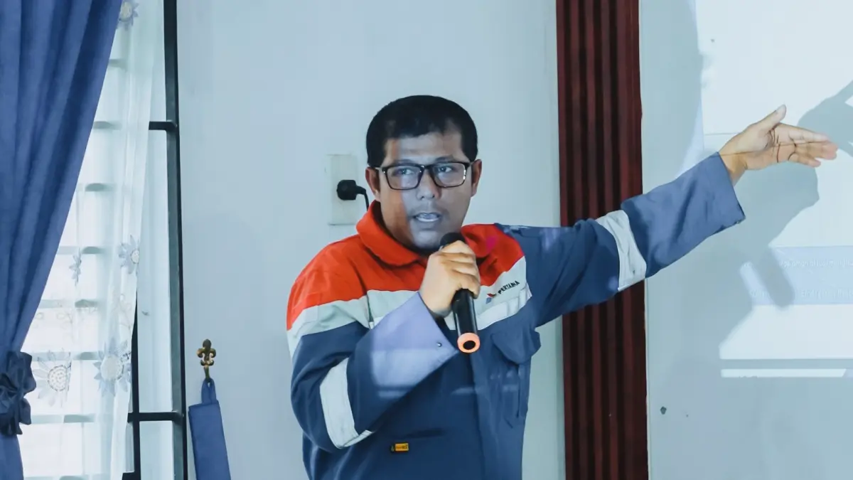 EDUKASI: Perwakilan manajemen Pertamina EP Rantau Field memberikan memberikan edukasi perihal keamanan dan keselamatan jalur pipa minyak dan gas di Kecamatan Kajuruhan Muda, Aceh Tamiang dan Kecamatan Besitang, Langkat. (Dok: PHR Zona 1)
