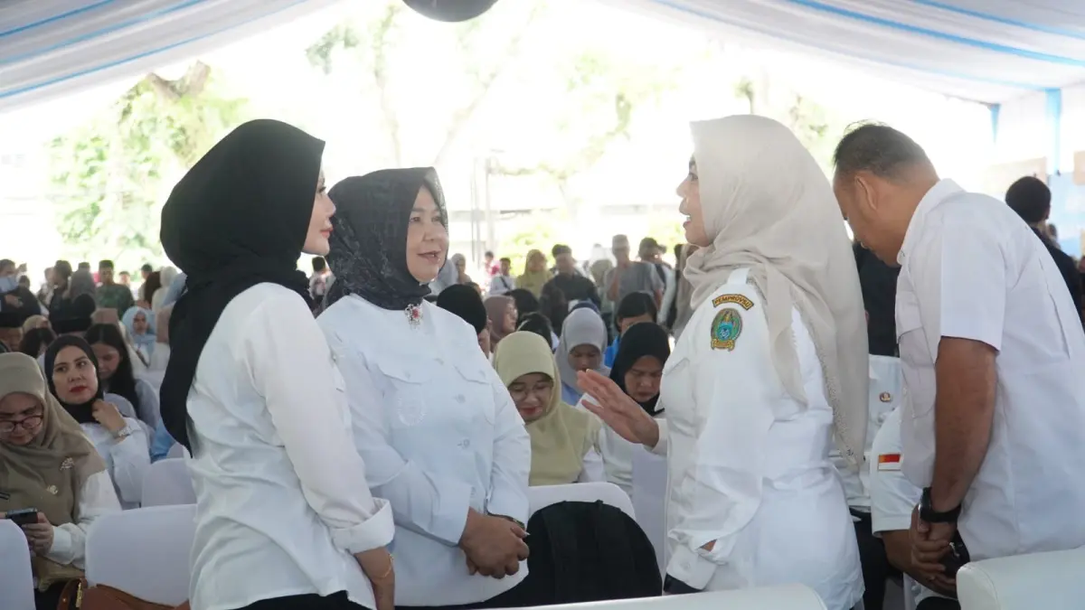 
Plt Bupati Langkat, Tiorita br Surbakti (dua dari kiri) saat menghadiri Sumut Halal Fest di Medan. (Diskominfo Langkat/Sumut Pos)
