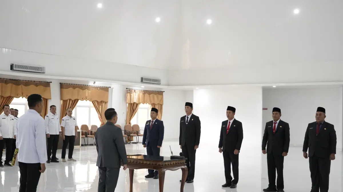 Bupati Padang Lawas Putra Mahkota Alam Hasibuan resmi rotasi 5 Pejabat Eselon II, Rabu 26 Agustus 2026. (Mitra Harahap/Sumut Pos)