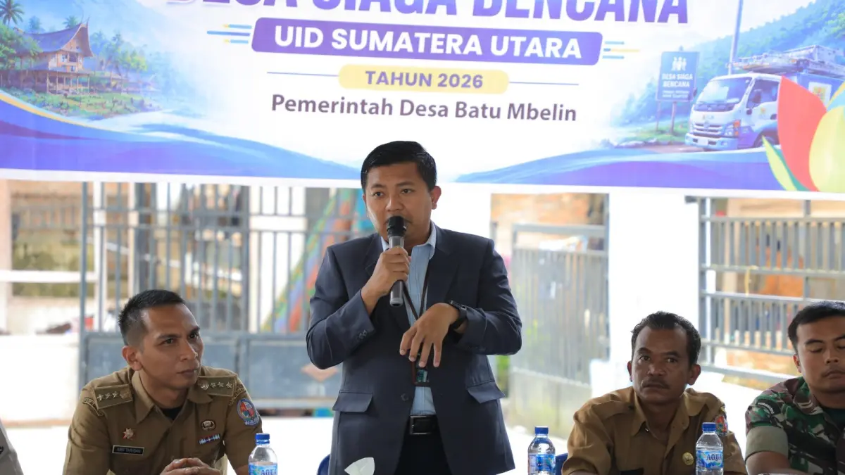 PT PLN (Persero) UID Sumut bersama BPBD dan Pemerintah Desa Batu  Mbelin saat meresmikan Program Desa Siaga Bencana. (DOK: PLN UID Sumut.)