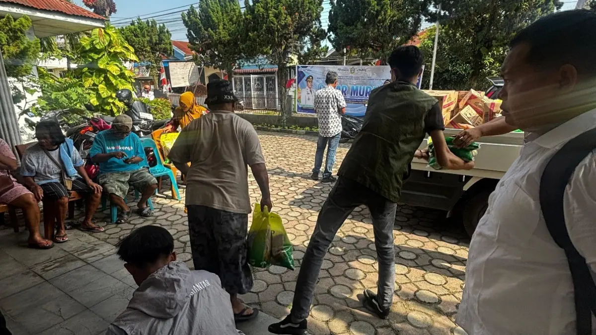 ANTUSIAS: Masyarakat terlihat antusias dalam pelaksanaan pasar murah yang digelar di Kantor Camat Siantar Timur, Kota Pematangsiantar, Sumatera Utara, Rabu (2/9/2026). (Dok : Disperindag dan ESDM Sumut)
