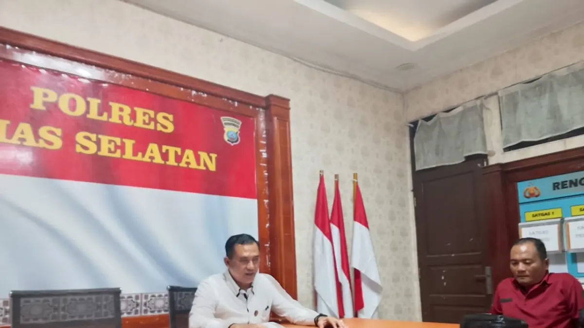 Kasatreskrim Polres Nisel AKP Ahmad Fahmi, SH saat memberikan keterangan kepada wartawan. Rabu, (2/9/2026). (Eriusman Duha/Sumut Pos)