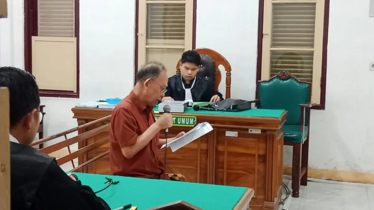 SIDANG: Dirut PT PASU, Djoko Sutrisno menjalani sidang pembelaan di Pengadilan Tipikor Medan, Rabu (2/9/2026) malam. (Dok: Gusman/Sumut Pos)

