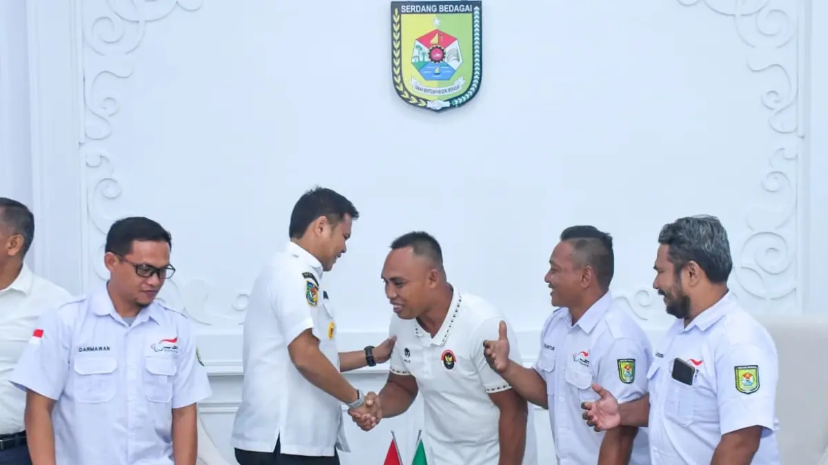  Wabup Sergai H. Adlin Tambunan bersama para pengurus NPCI Sergai usai melaksanakan audiensi di ruang kerjanya, Rabu (2/9/2026).(Fadly/Sumut Pos)