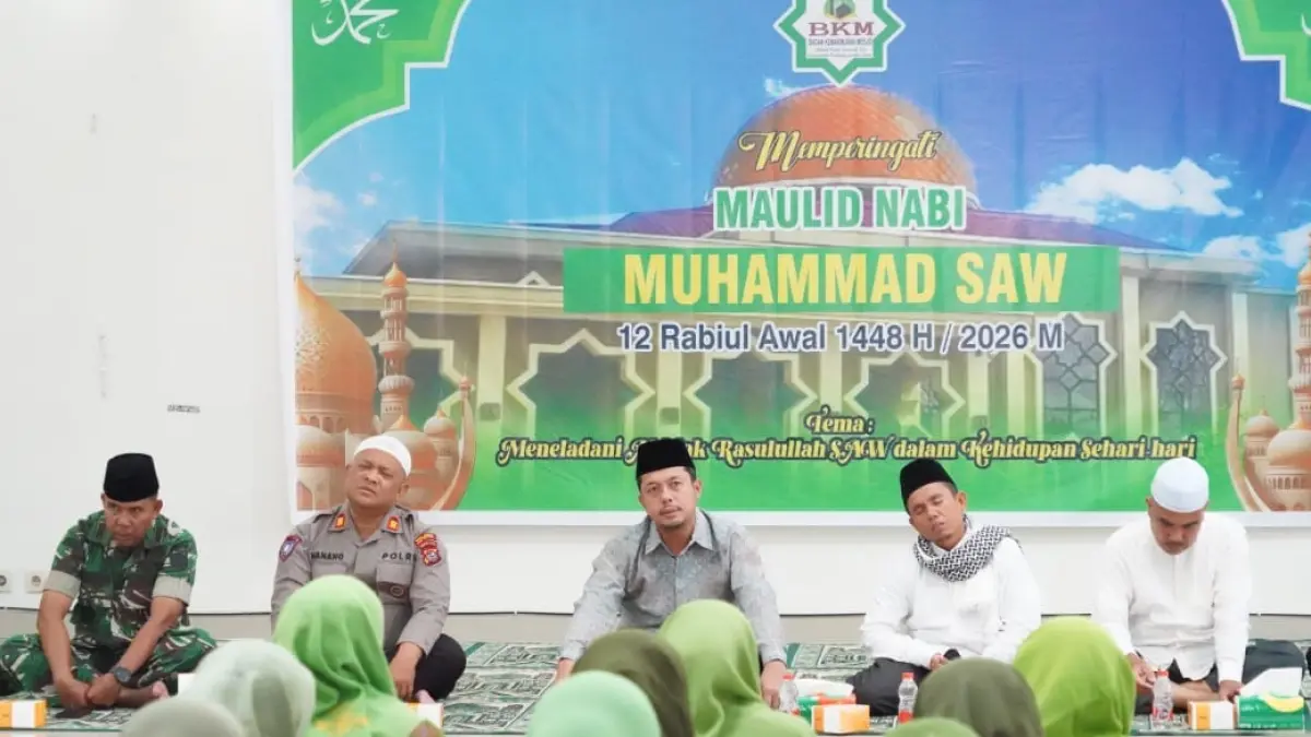 Bupati Paluta Reski Basyah Harahap Hadiri Maulid Nabi di Mesjid Raya Gunung Tua, Jumat 4 September 2026. (Mitra Harahap/Sumut Pos)