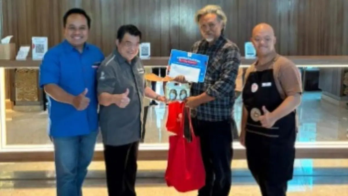 Jajaran Direksi dan manajemen Alfaland Group mengambil bagian secara langsung dalam berbagai aktivitas pelayanan di sejumlah unit bisnis. (Foto : Alfaland Group)