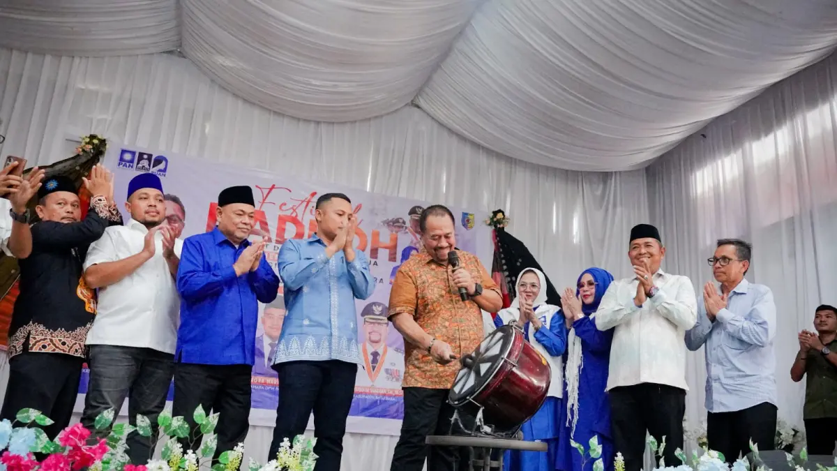 Bupati Batu Bara Dr. H. Baharuddin Siagian, S.H., M.Si., C.L.A., membuka secara resmi Festival Hadroh Tingkat Dewasa dan Remaja dalam rangka memperebutkan Piala Bergilir Bupati Batu Bara, Sabtu (5/9/2026). (Foto Komimfo Batubara)