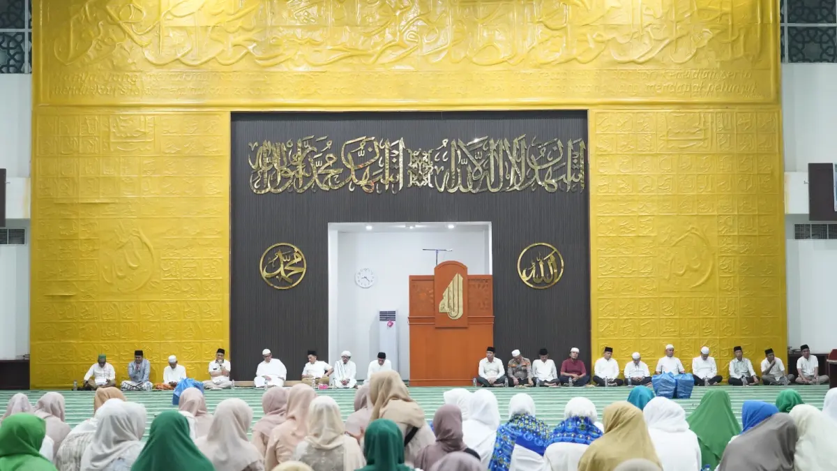 Bupati Padang Lawas Putra Mahkota Alam Hasibuan hadiri peringatan Maulid Nabi 1448 H di Mesjid Agung Al - Munawwaroh Sibuhuan, Sabtu 5 September 2026. (Mitra Harahap/Sumut Pos)