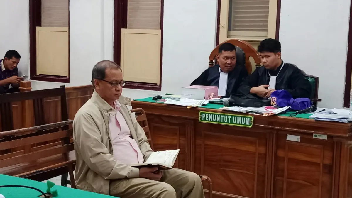 REPLIK: Dante Sinaga saat menjalani sidang beragendakan replik, kasus dugaan korupsi Inalum di Pengadilan Tipikor Medan, Senin (7/9/2026). (Dok: Gusman/Sumut Pos)

