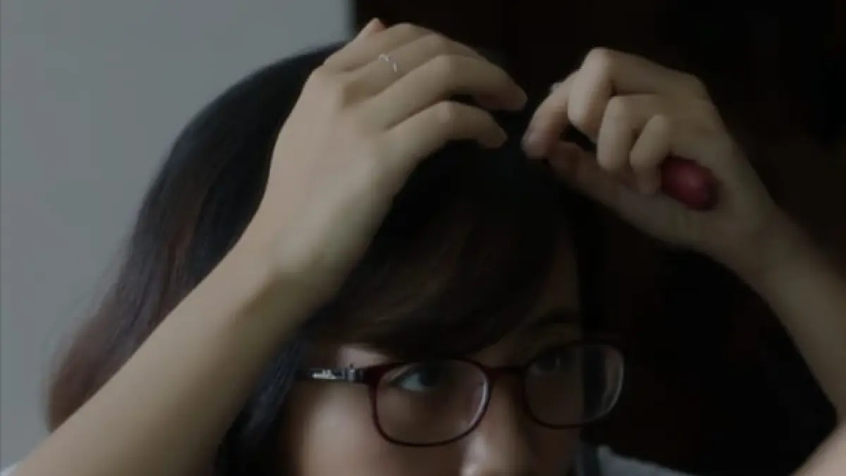 Ilustrasi, rambut putih atau uban juga bisa muncul pada orang yang masih berusia muda. (pexels.com)