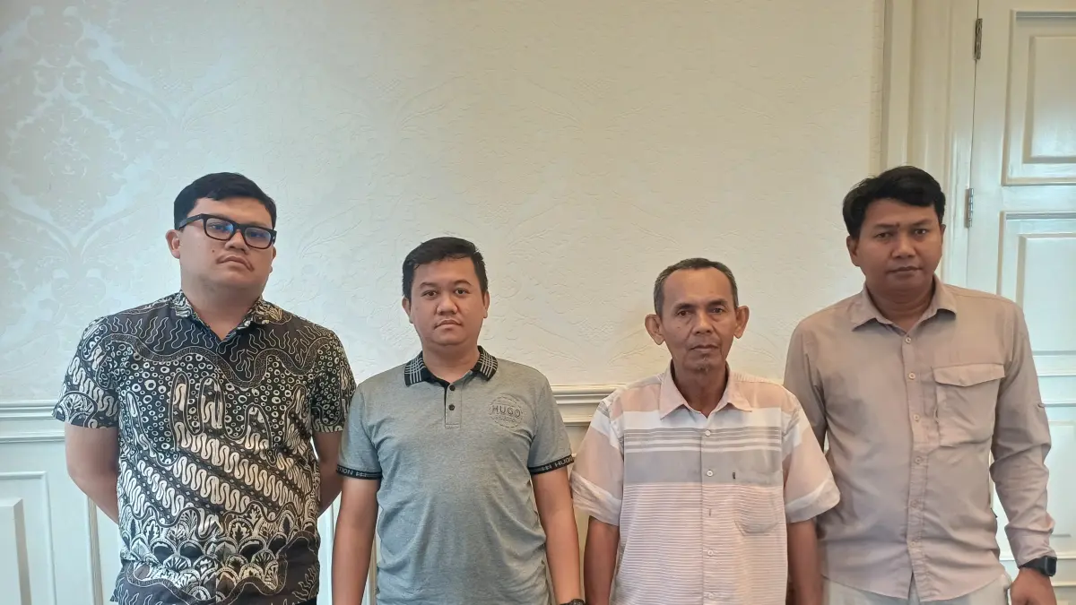 MITRA: Perwakilan empat perusahaan mitra pengelola parkir Dishub Medan saat memberikan keterangan pers, Rabu (9/9/2026). (Dok: Markus Pasaribu/Sumut Pos) 
