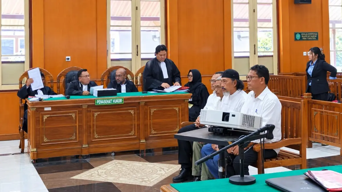 DAKWAAN: Empat terdakwa mantan KSOP Belawan, menjalani sidang dakwaan di Pengadilan Tipikor Medan, Kamis (10/9/2026) sore. (Dok: Gusman/Sumut Pos)

