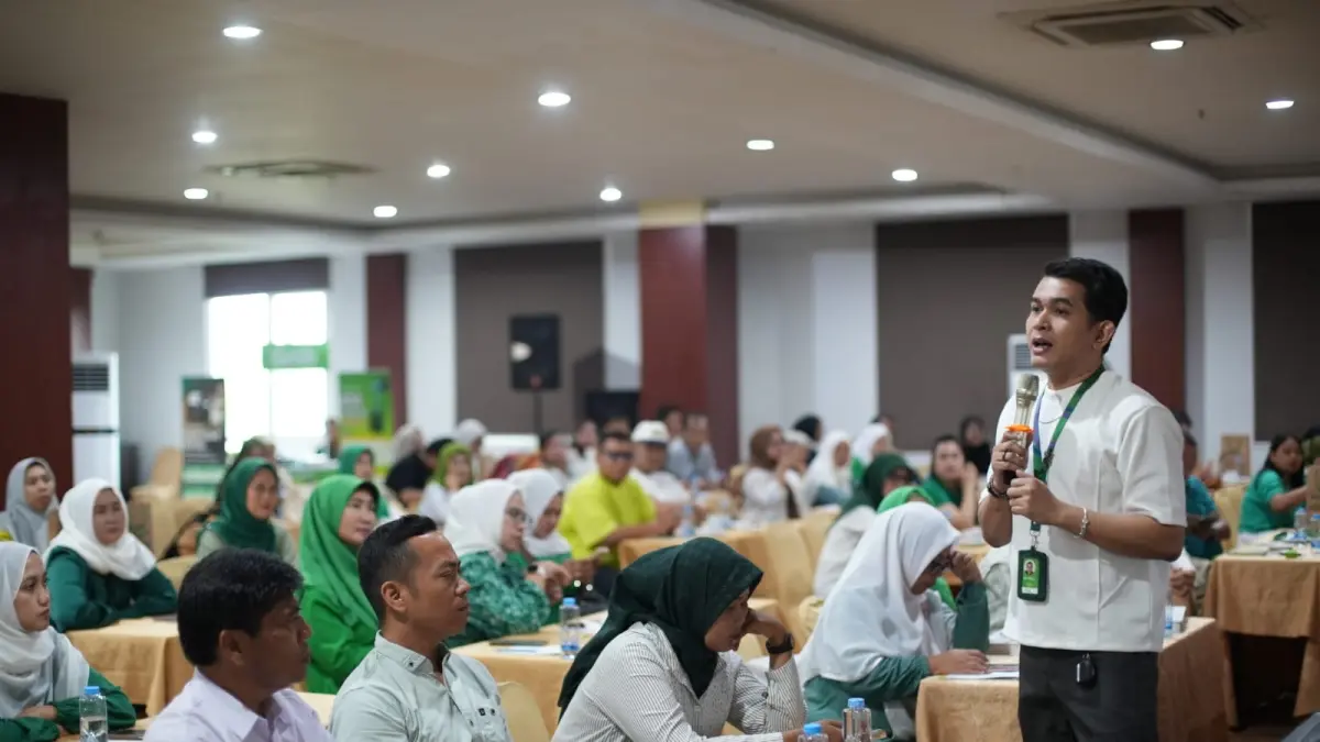 Mitra GrabMerchant yang mengikuti Teras Perwira Spesial Ulang Tahun 2026 mendapatkan pengetahuan dan keterampilan praktis tentang pemanfaatan teknologi dengan memanfaatkan GrabAds dan Asisten AI GrabMerchant.