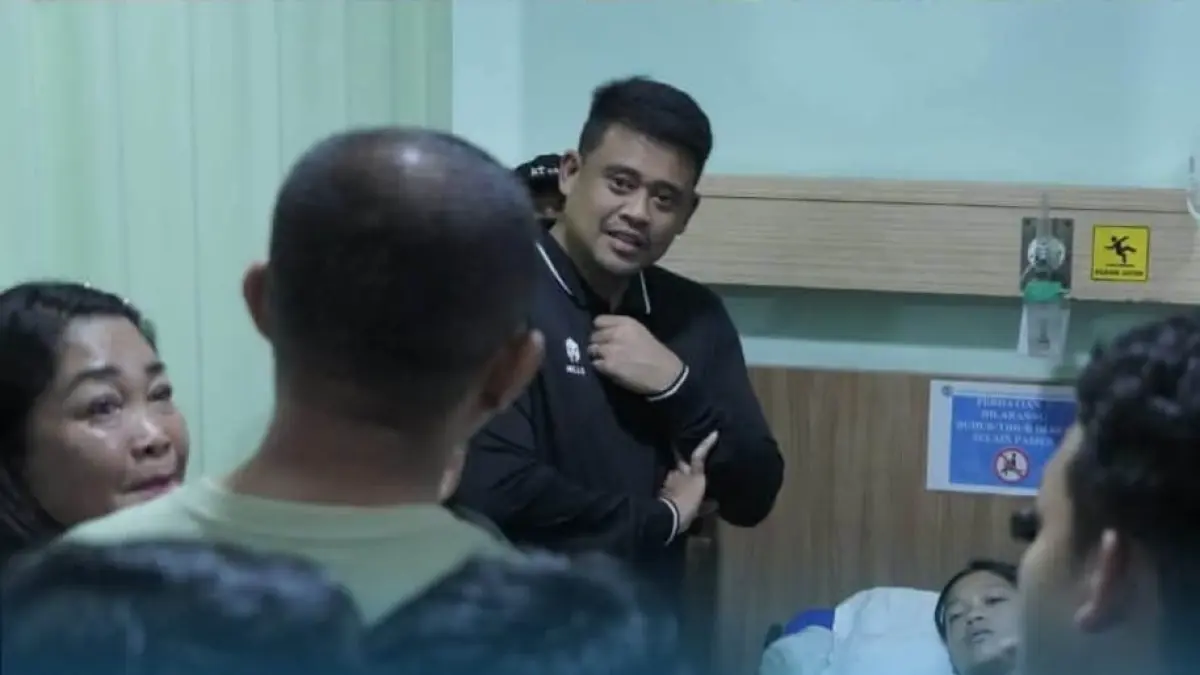 JENGUK: Gubsu menjenguk para korban keracunan MBG di rumah sakit. (istimewa)