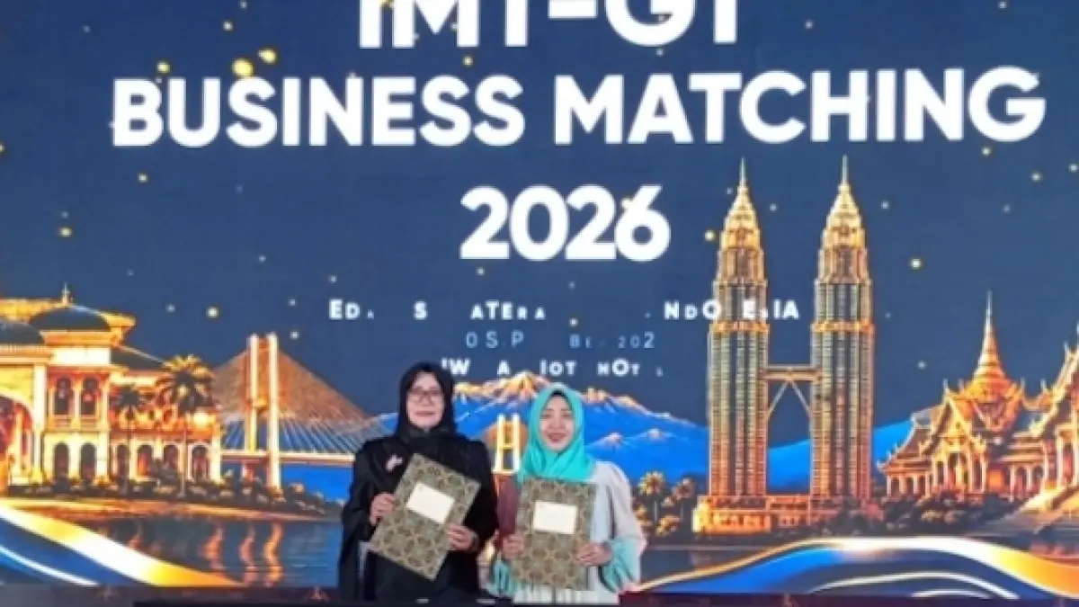 Syahrani Devi, S.P., M.I. Owner PT. Keloria Moringa Jaya dan Puan Hanita Binti Hashim dari PTEB PERAK, Malaysia usai menanda tangani MoU.