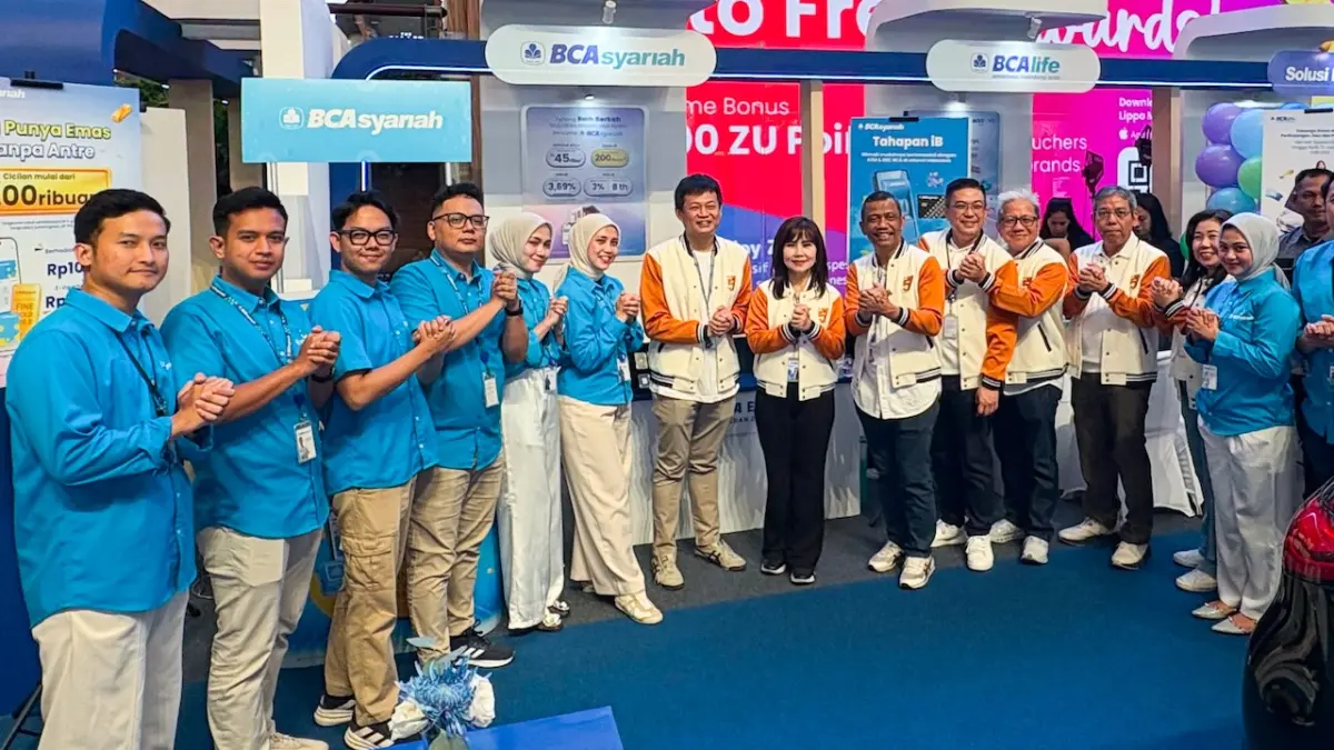 (Tengah): Direktur BCA, Lianawaty Suwono dan Direktur BCA Syariah, Eduard Guntoro Purba turut hadir dalam pembukaan BCA Expo Medan 2026.