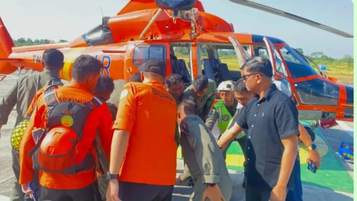 SAR Surabaya kirim helikopter untuk membantu cari Kapal Viro Transport 8 yang hilang di perairan Banjarmasin (Dok SAR Surabaya).