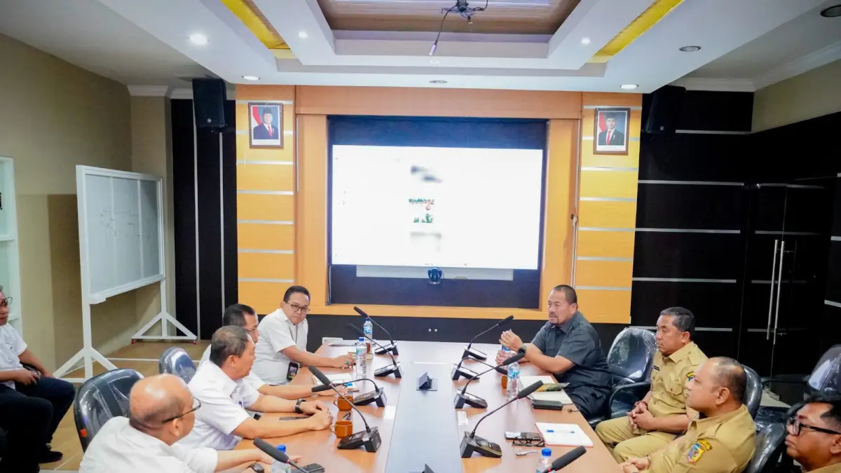 Bupati Batu Bara Dr. H. Baharuddin Siagian, S.H., M.Si., C.L.A., melakukan kunjungan ke Kantor Balai Besar Wilayah Sungai (BBWS) Sumatera Utara, Jalan Jenderal Besar A.H. Nasution No. 30, Pangkalan Masyhur, Kecamatan Medan Johor, Kota Medan, Senin (14/9/2026). (Foto Komimfo.Batubara)