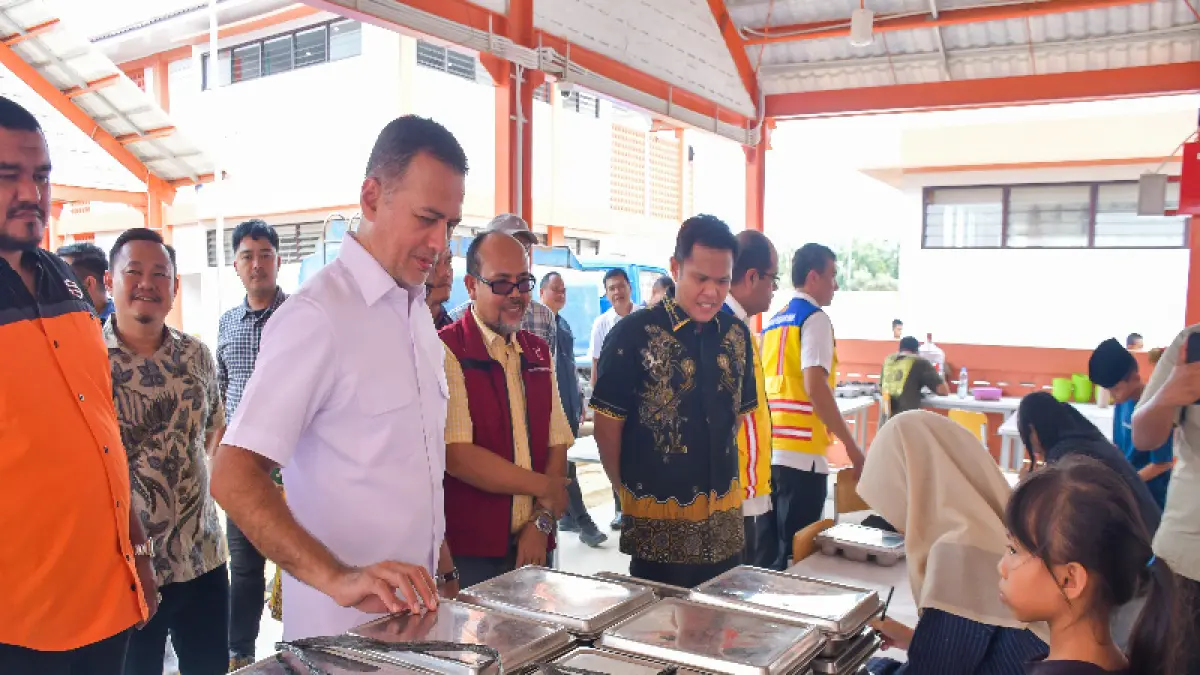 Anggota Komisi V DPR RI, Musa Rajekshah atau Ijeck, saat meninjau progres pembangunan Sekolah Rakyat Terintegrasi 1 di Kabupaten Serdang Bedagai, Sumatera Utara.(Istimewa/Sumut Pos)