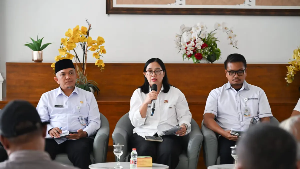 DINAS : Temu Pers bersama dengan Dinas Pendidikan Provinsi Sumatera Utara (Sumut), Kegiatan ini difasilitasi Dinas Komunikasi dan Informatika Sumut yang berlangsung di Lobby Dekranasda Lantai 1 Kantor Gubernur Sumut Jalan Diponengoro Nomor 30 Medan, Rabu(16/9/2026).
(Foto : Dinas Komunikasi dan Informatika Sumut)