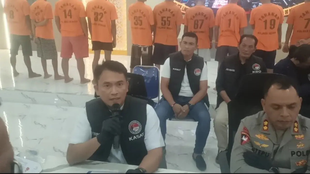 Kasat Narkoba Polres Serdang Bedagai (Sergai) AKP Erikson David saat konferensi Pers . ( Fadly/Sumut Pos )