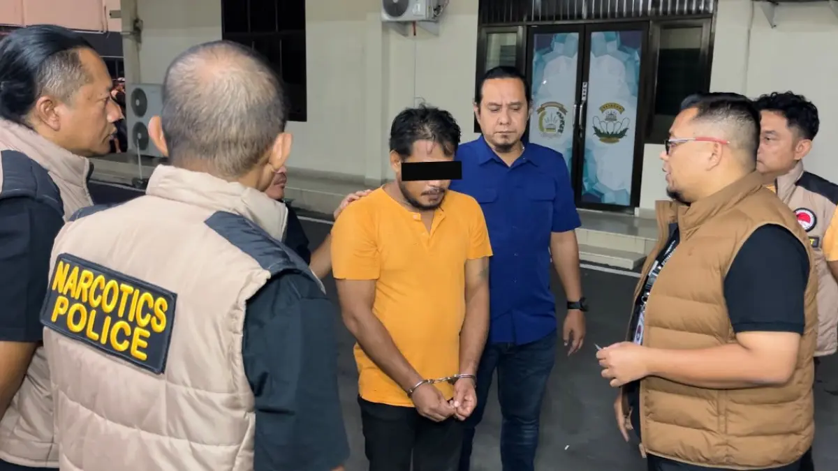 TANGKAP: Penjual nasi goreng berinsial HI yang ditangkap mengedarkan sabu. (Dok: Polrestabes Medan)