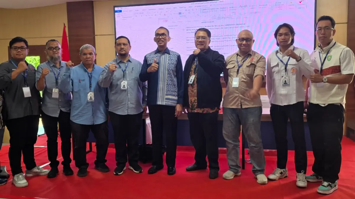 BERSAMA: Ketua Pengprov GABSI Sumut Novan Efendy Siregar dan perwakilan dari Sumut bersama Ketua Terpilih PB GABSI Komjen Pol (P) Drs. Verdianto Iskandar Bitticaca. (Dok GABSI Sumut)