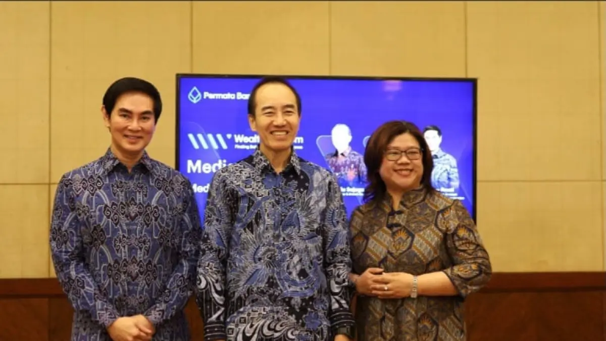 MEDIA BRIEFING: Glenn Ranti, Div Head Strategic and Marketing Communication Permata Bank; Eddie Sajoga, Direktur Consumer and Branch Banking Permata Bank, Verawaty, Group Head Deposit and Wealth Management Permata Bank, dalam Sesi Media Briefing Wealth Wisdom Tahun 2026 di Kota Medan. (Dok: Bank Permata)