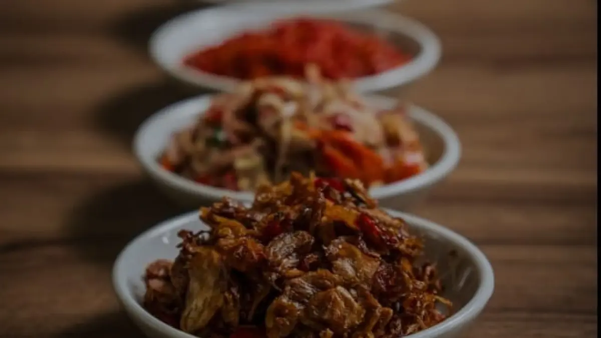 Ilustrasi, makanan pedas menjadi salah satu yang sebaiknya dihindari jelang olahraga. (pexels.com)