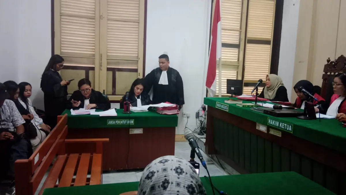 KURIR: JPU membacakan tuntutan terhadap terdakwa kurir sabu secara virtual dalam sidang di PN Medan, Rabu (23/9/2026). (Dok: Gusman/Sumut Pos)