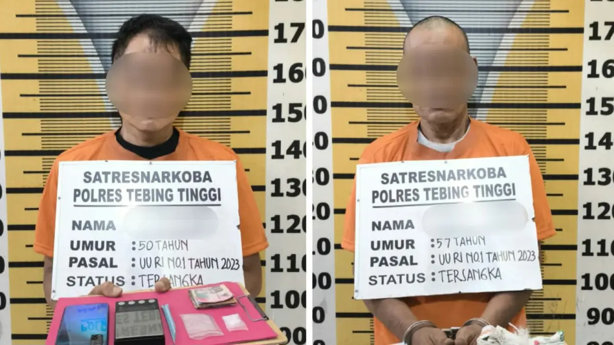 AMANKAN: Dua pria berinisial BI (50) dan SD (57) diamankan Satresnarkoba Polres Tebingtinggi beserta barang bukti terkait dugaan peredaran narkotika jenis sabu. (Dok: Polres Tebingtinggi)