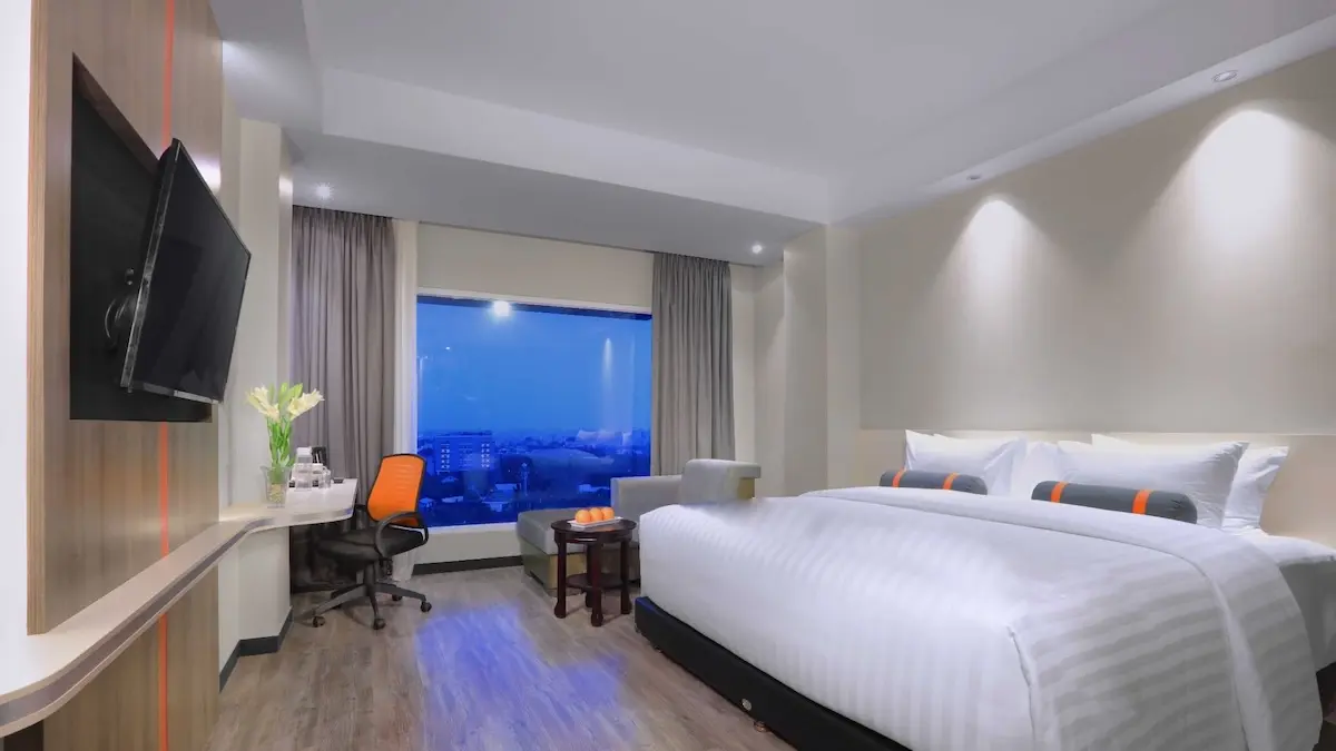 Di atas: Suasana kamar nyaman dalam penawaran “September Save More”