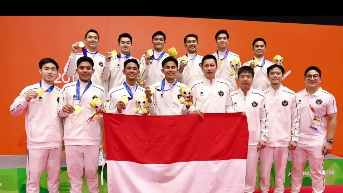 PODIUM: Tim bulu tangkis beregu putra saat berada di podium raih emas. (Dok: PBSI)