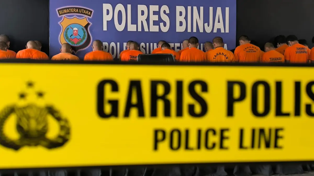 BEKUK: Deretan tersangka yang dibekuk Polres Binjai, beberapa waktu lalu. (Dok: Teddy Akbari/Sumut Pos)