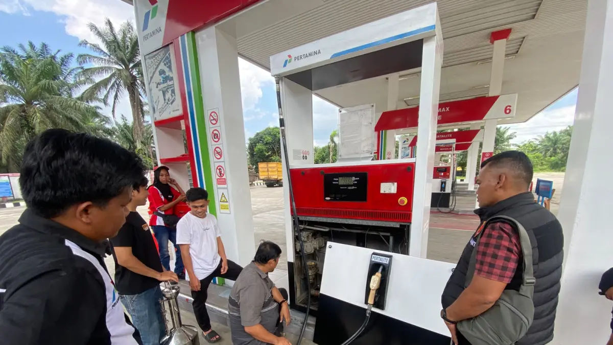 UJI TERA: Satreskrim Polres Palas dan Dinas terkait saat lakukan uji tera di SPBU, Jumat 25 September 2026. (Dok: Polres Palas)