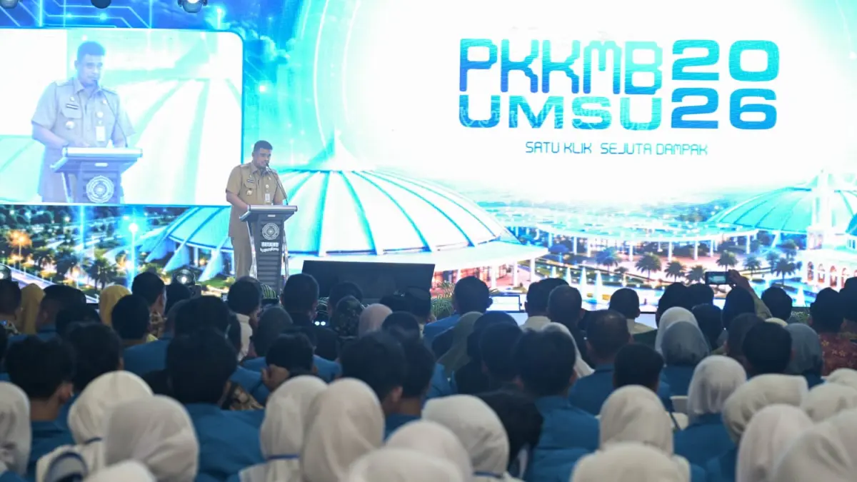 HADIR: Gubernur Sumut, Bobby Nasution menghadiri Pengenalan Kehidupan Kampus bagi Mahasiswa Baru Universitas Muhammadiyah Sumatera Utara (PKKMB UMSU) Tahun 2026 di Kampus Utama UMSU, Jalan Mukhtar Basri, Medan, Senin (28/9/2026). (Dok: Diskominfo Sumut)