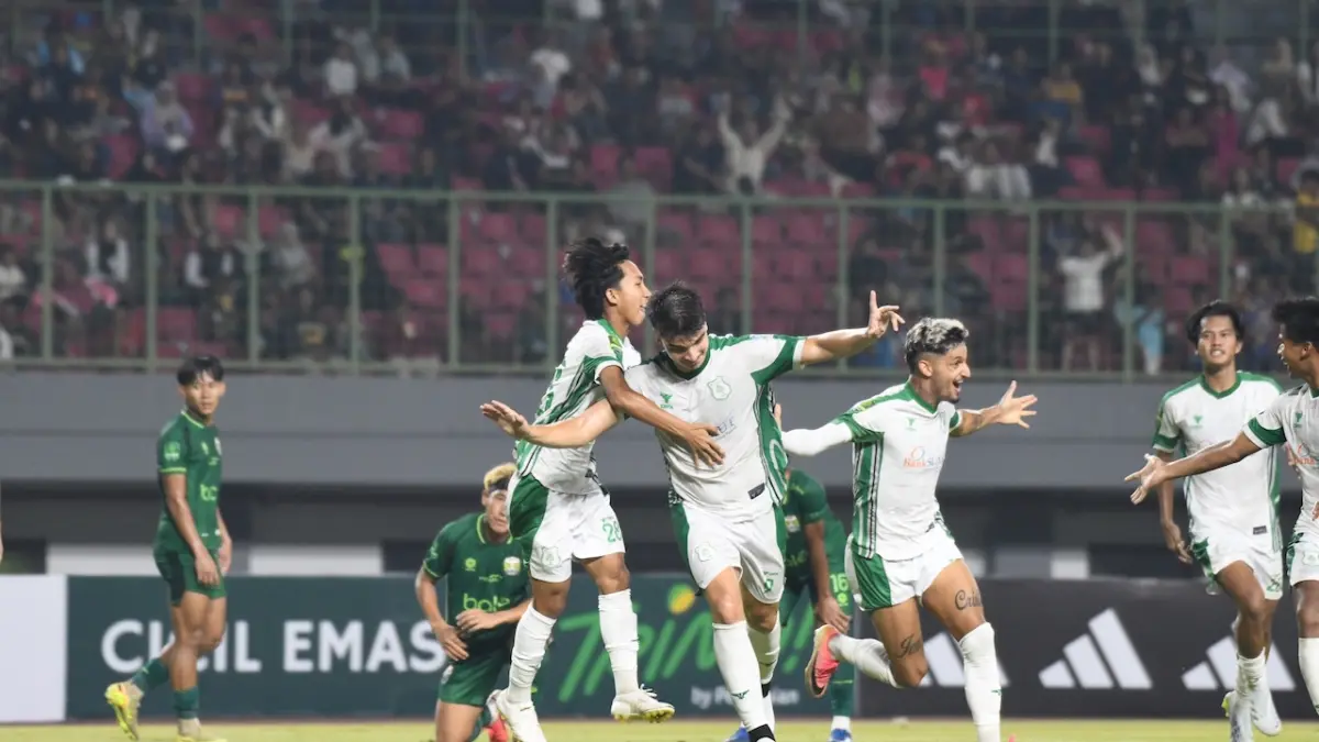 SELEBRASI: Pemain PSMS merayakan gol yang dicetak Javier Siverio saat melawan Adhyaksa FC Bekasi. (Dok PSMS)