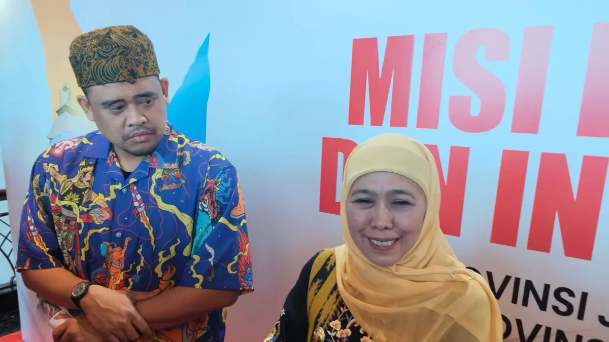 MISI DAGANG: Gubernur Jawa Timur Khofifah Indar Parawansa didampingi Gubernur Sumut, Muhammad Bobby Nasution saat menyelenggarakan kegiatan Misi Dagang dan Investasi yang digelar Pemprov Jawa Timur di Hotel Grand Mercure Medan, Selasa (29/9/2026).(Dok : Ihsan Syahreza/Sumut Pos)