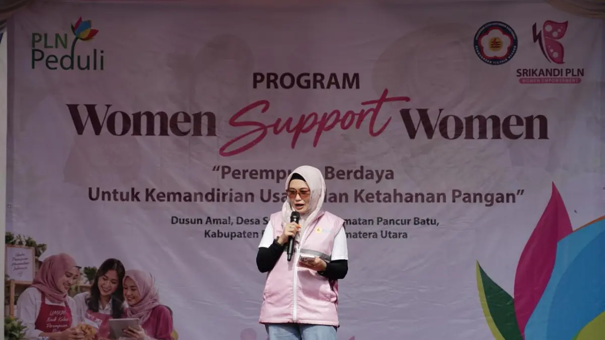 SEMANGAT: Srikandi Champion PLN UID Sumatera Utara, Dwita Sari Syafitri saat memberikan semangat dan juga menjelaskan program kerja dari Srikandi PLN UID Sumatera Utara. (Dok: PLN UID Sumut)