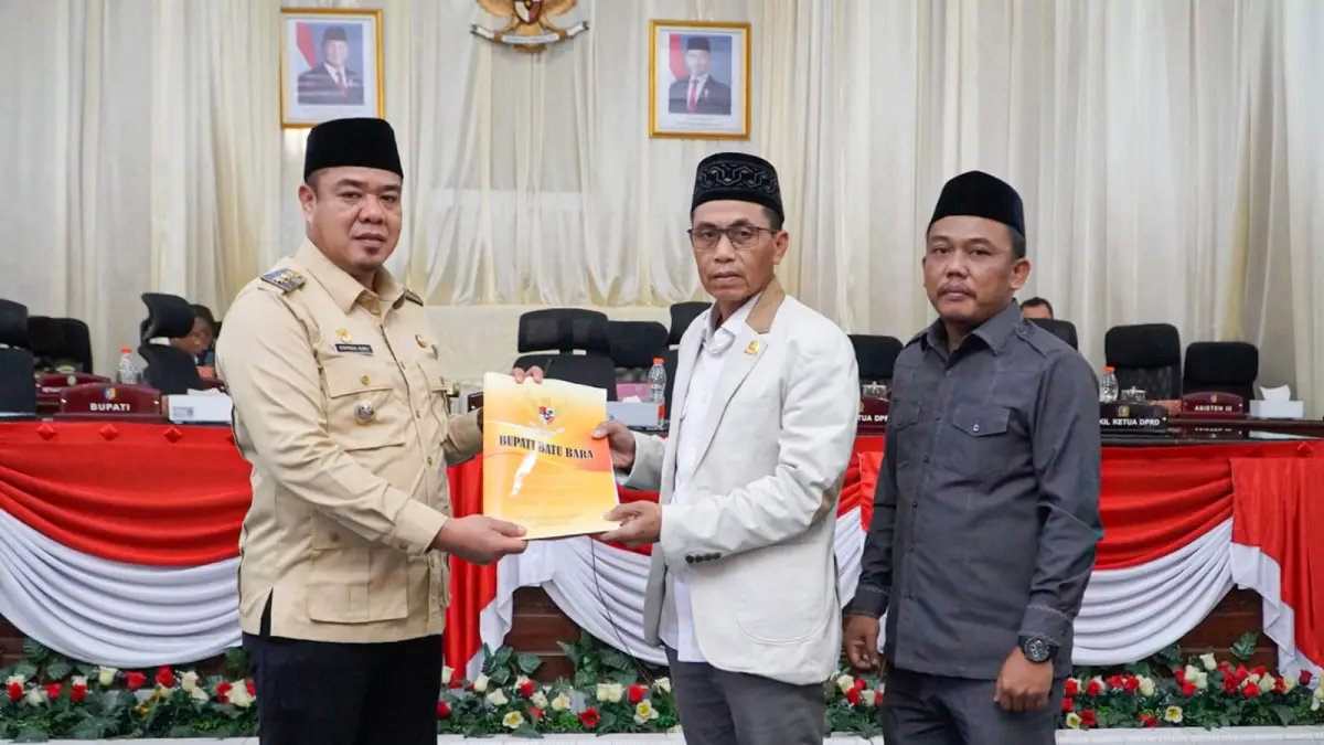 Wakil Bupati Batu Bara Syafrizal, S.E., M.AP., saat  penyampaian perubahan Program Pembentukan Peraturan Daerah (Propemperda) Tahun 2026 sekaligus penyampaian nota pengantar tiga Rancangan Peraturan Daerah (Ranperda), Selasa (6/10/2026). (Komimfo Batubara/Sumut Pos)