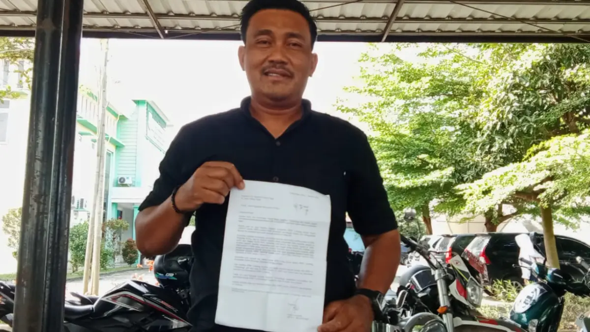 S Damanik melaporkan SPBU Limbong karena barcode my pertamina miliknya diduga disalahgunakan. (Fadly/Sumut Pos )