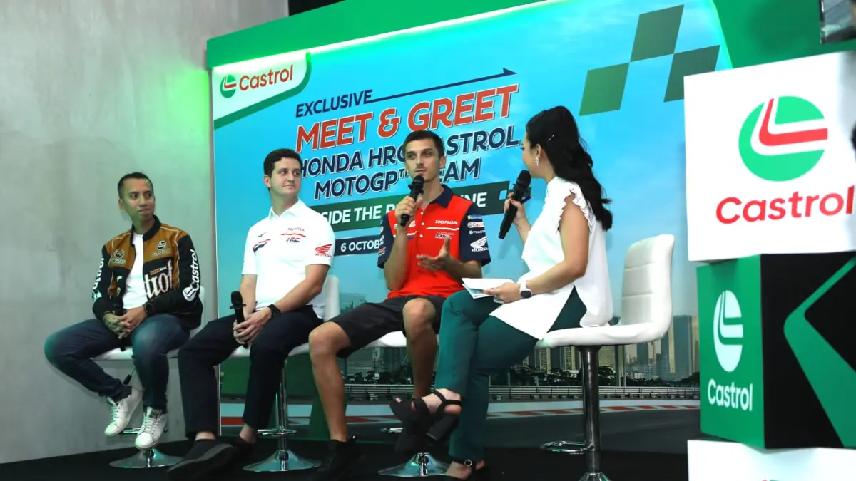 (ka-ki): Luka Marini, Honda HRC Castrol MotoGP Team Rider, Harry Lloyd, Head of Marketing Communications  , Honda Racing Corporation (HRC) dan Amanda Parikesit, Head of Marketing Castrol Indonesia di sela diskusi yang digelar di acara Inside the Racing Line pada Selasa (6/10/2026) di Alam Sutera.