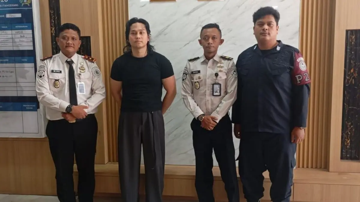 Indra Kenz saat kembali ke penjara. (Dok: Ditjenpas Jabar)