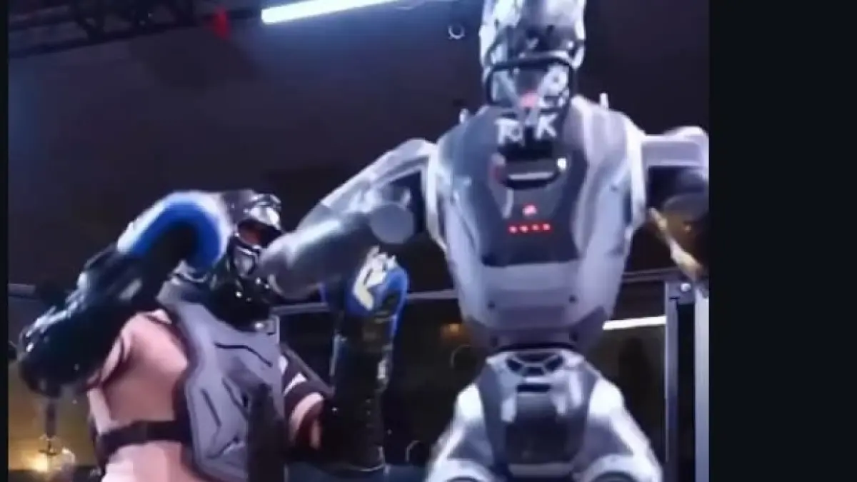 REK mengklaim menggelar pertarungan manusia melawan robot humanoid Terminator.(Instagram @pandemictalks)