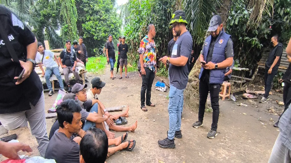 Ketujuh terduga pemakai dan bandar narkoba diamankan petugas. (Batara/Sumut Pos)