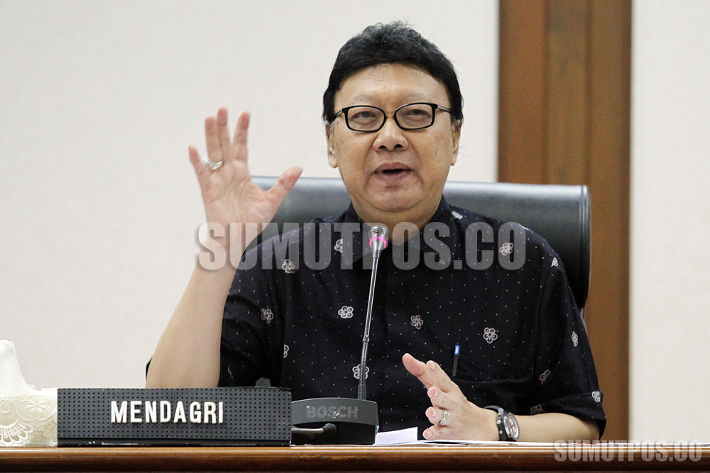 Foto: Ricardo/JPNN Mendagri, Tjahjo Kumolo, tetap pada keputusannya mengaktifkan Gubernur petahana DKI Jakarta, Basuki Tjahaya Purnama, setelah MA menolak memberikan fatwa.